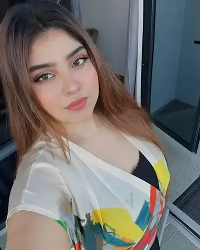 Arjuni Morgaon Escort